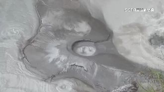 和地震有關？關子嶺寶泉橋露頭　冒黑色液體