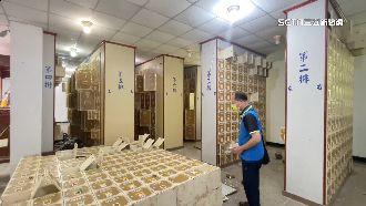 納骨塔骨灰罈遭震落　家屬怒：不讓人收拾