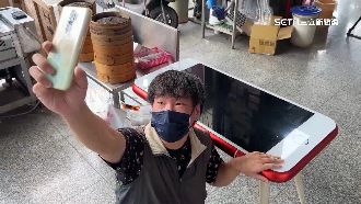 「鎮店之桌」超吸客！業者：經過都想滑
