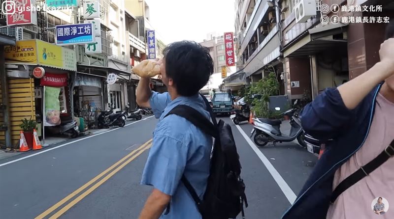鹿港十大美食！日型男超在地倒著喝麵線糊