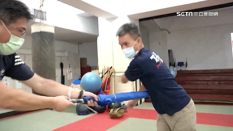 防身要點「拉開距離」　警教官大推雨傘
