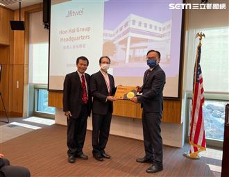 鴻海報喜！總部獲健康認證　頂樓成開心農圈