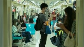 捷運車廂/口罩/疫情/人群(記者陳弋攝影)