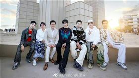 ▲LV阿那亞男裝秀被網友批成「粉絲濾鏡破碎機」。（圖／翻攝自微博Chrisond克里森）