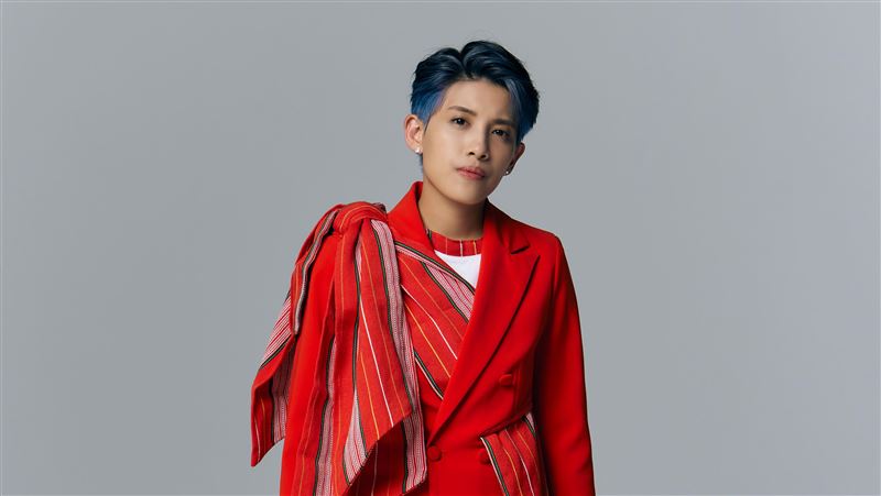 《星光》曾靜玟脫單了　竟大搞「三人行」