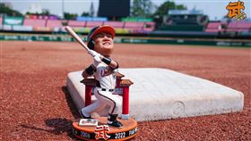 ▲潘武雄引退賽公仔。（圖／統一獅球團提供）