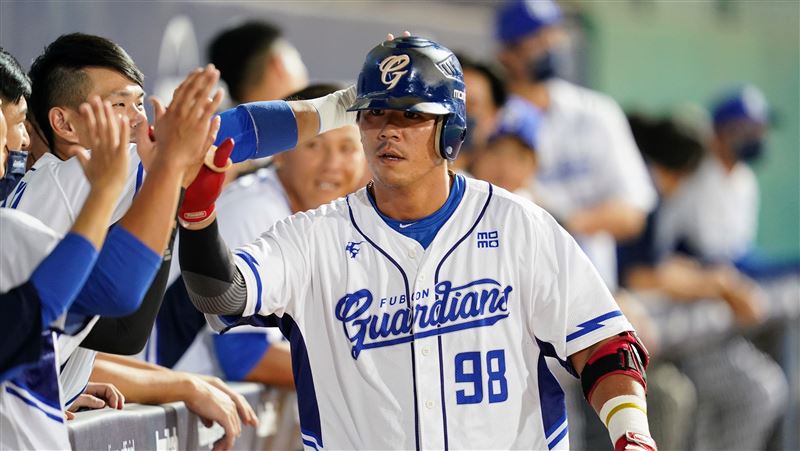 高國麟確信步、辛元旭大號彈　味全8連敗