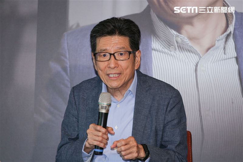 宋恭源先生出席公益贈書活動，邀請林懷民、嚴長壽、張孝威齊聚對談科技與人文。（圖／記者楊澍攝影）