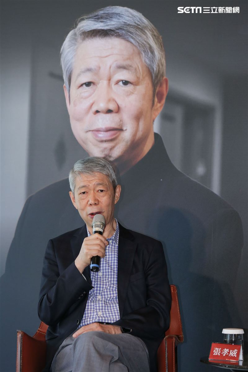 宋恭源先生出席公益贈書活動，邀請林懷民、嚴長壽、張孝威齊聚對談科技與人文。（圖／記者楊澍攝影）