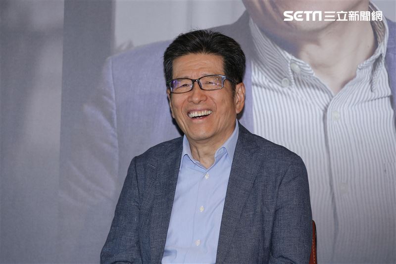 宋恭源先生出席公益贈書活動，邀請林懷民、嚴長壽、張孝威齊聚對談科技與人文。（圖／記者楊澍攝影）