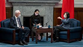 總統蔡英文今（22）日接見「捷克參議院『教育、科學、文化、人權暨請願委員會』德拉霍斯主席訪團」。（圖／總統府提供)