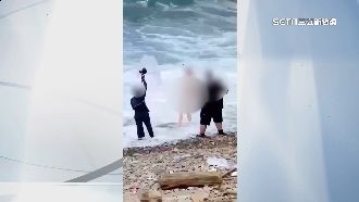 妙齡女海邊「裸拍」　民眾拍照反被報警