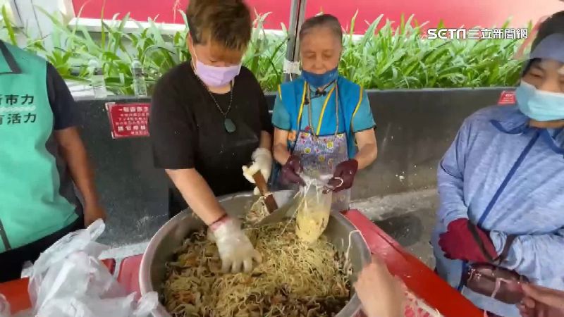 台東市「吃素3天」　免費素食大排長龍