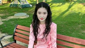 柴蔚曬出日常美照。（圖／翻攝自柴蔚微博）