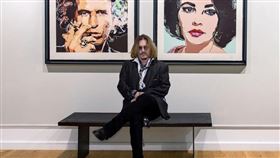 強尼戴普爆和女律師熱戀。（圖／翻攝自johnnydep IG）