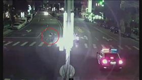 茄子,新北,蘆洲,三重,車禍,巡邏警車（圖／翻攝畫面）