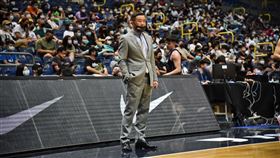 T1雲豹教練團異動  劉嘉發接任總教練台灣職籃T1聯盟例行賽進入尾聲，桃園雲豹職業籃球隊16日宣布，技術顧問劉嘉發正式接任總教練，希望將自身經驗傳承給雲豹球員。（桃園雲豹提供）中央社記者黃巧雯傳真  111年5月16日