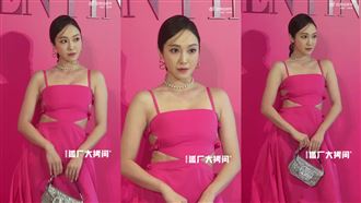 Jessica零修圖曝光　腰部挖空「肉肉外溢」