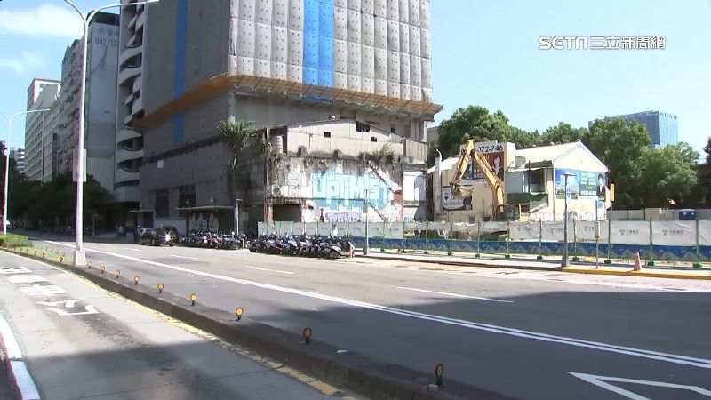 25年談不攏！老透天恐遭包夾成「一線天」