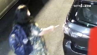 婦人內湖隨機刮車　車主怒斥：惡劣