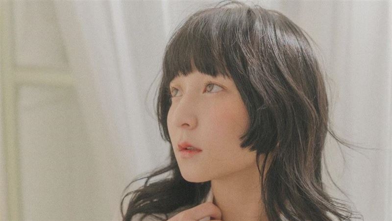 蘿莉女神襯衫沒扣　內在美透出掀萬粉驚呼