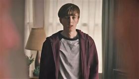 以童星出道、曾演過電影《小屁孩日記／遜咖冒險王》的加拿大男星萊恩·格蘭瑟姆（Ryan Grantham）（圖／翻攝自Netflix）