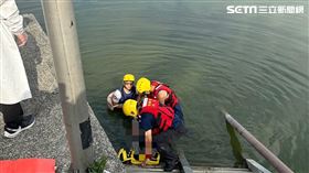 高雄,左營,蓮池潭,浮屍