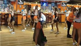 外送　辣妹　表演　（圖／翻攝自外送員的奇聞怪事）