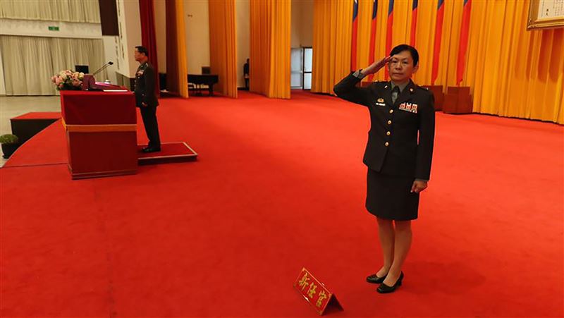 陳育琳升陸軍政戰主任　國軍首位女中將