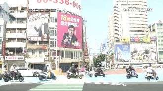 看板爭曝光度！陳其邁挺18歲公民權