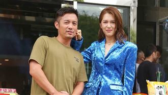 劉奕兒演紅牌直搗阿公店「用長輩迎接他」