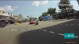轎車搶快違規左轉撞機車　騎士傷重不治