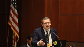 因應中俄結盟  烏克蘭加入對華政策跨國議會聯盟烏克蘭國會外委會主席梅列日科13日出席「對華政策跨國議會聯盟」（IPAC）年度峰會記者會表示，俄國侵烏一事向外界證明，威權政權會彼此幫助和支持，民主國家必須團結一致，堅定不移。中央社記者徐薇婷華盛頓攝  111年9月14日