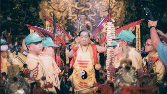 太子夜巡暗訪不只渡孤魂　還幫忙牽姻緣線？！