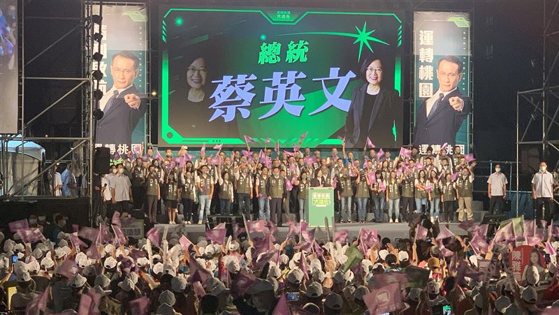 現身桃園力挺　蔡英文：鄭運鵬能運轉桃園
