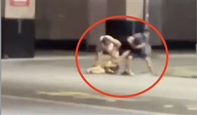 男喝醉不回家鬧街頭！妻父兄到場抓人帶回