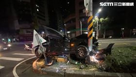高雄,自撞,分隔島,電箱