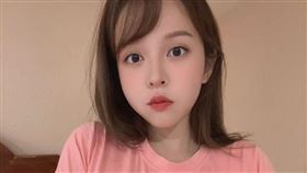 「暗黑李毓芬」陳香菱15秒瘋狂抖臀片流出（圖／翻攝自陳香菱IG）