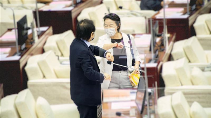 王世堅欠黃珊珊人情　陳時中反應曝光