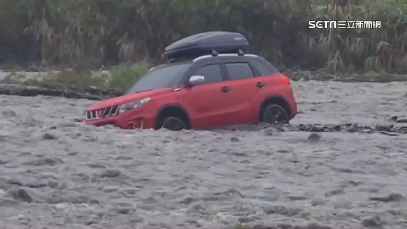 清水地熱溪水暴漲！車卡河床畫面曝