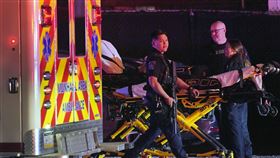 美遊樂園驚傳槍擊3人中彈！　遊客嚇壞湧向出口爆推擠。美聯社