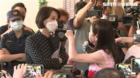 周玉蔻，王鴻薇互槓