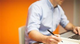 ▲原PO因為公司消毒捲入派系鬥爭。（示意圖／pixabay）