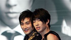 「Kangta & Vanness」吳建豪、安七炫。（圖/路透社/達志影像）