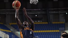 中信特攻擊敗台灣男籃培訓隊搶下冠軍戰門票。(籃協提供)