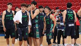 台啤英雄擊敗臺南台鋼獵鷹挺進冠軍戰。(圖／中華籃協提供)