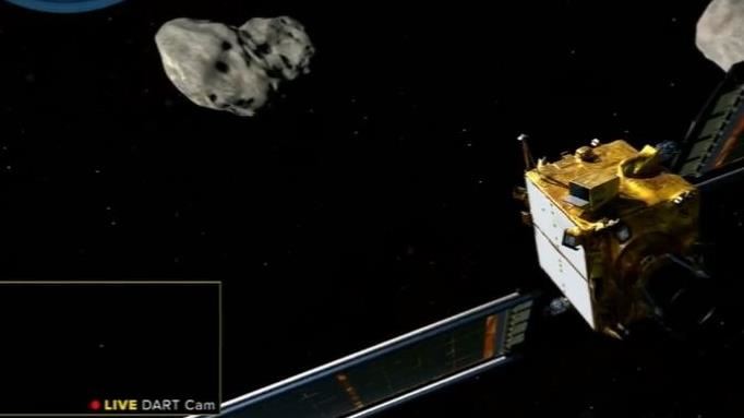 歷史性測試！NASA飛行器「成功撞小行星」