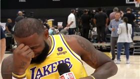 ▲貝佛利（Patrick Beverley）的言論讓詹姆斯（LeBron James）感到頭很痛，還不停直說：「這傢伙真的有病！」。（圖／翻攝自NBA TV）