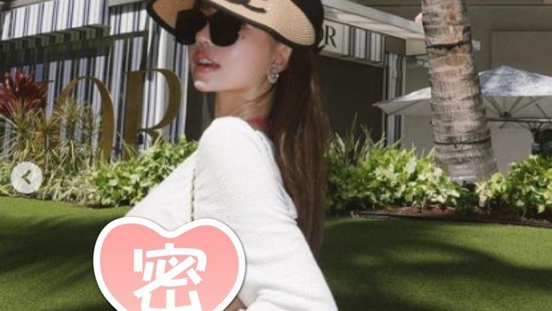 「世新女神」衣服挖洞　一片肉色被看光