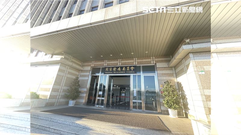 8月景氣亮綠燈、網憂指標跌　國發會促警戒